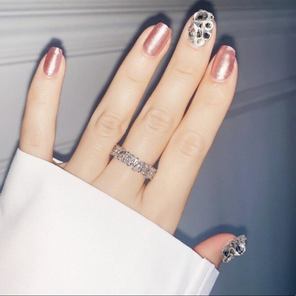 FINAL SALE! Jordyn band ring - Picture 2 of 3